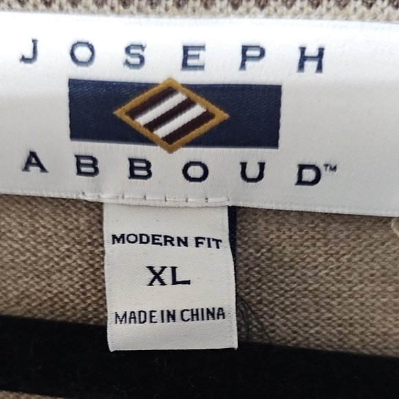 Joseph Abboud Merino Wool V-Neck Sweater Size XL - Picture 4 of 8